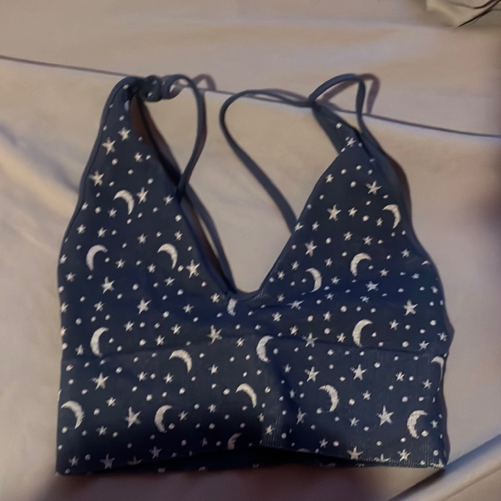 Tilly is bra top